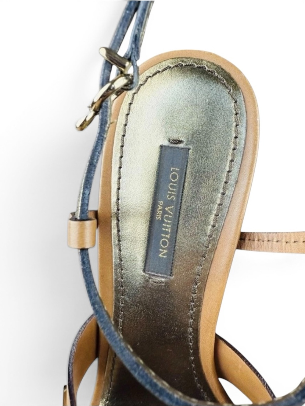 Louis Vuitton Tan Leather Woven Wedge Sandals
Size 37 - Picture 8 of 10